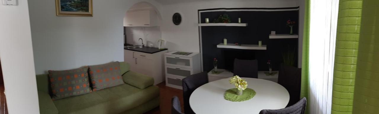 Apartments Maltasic Vir Bagian luar foto
