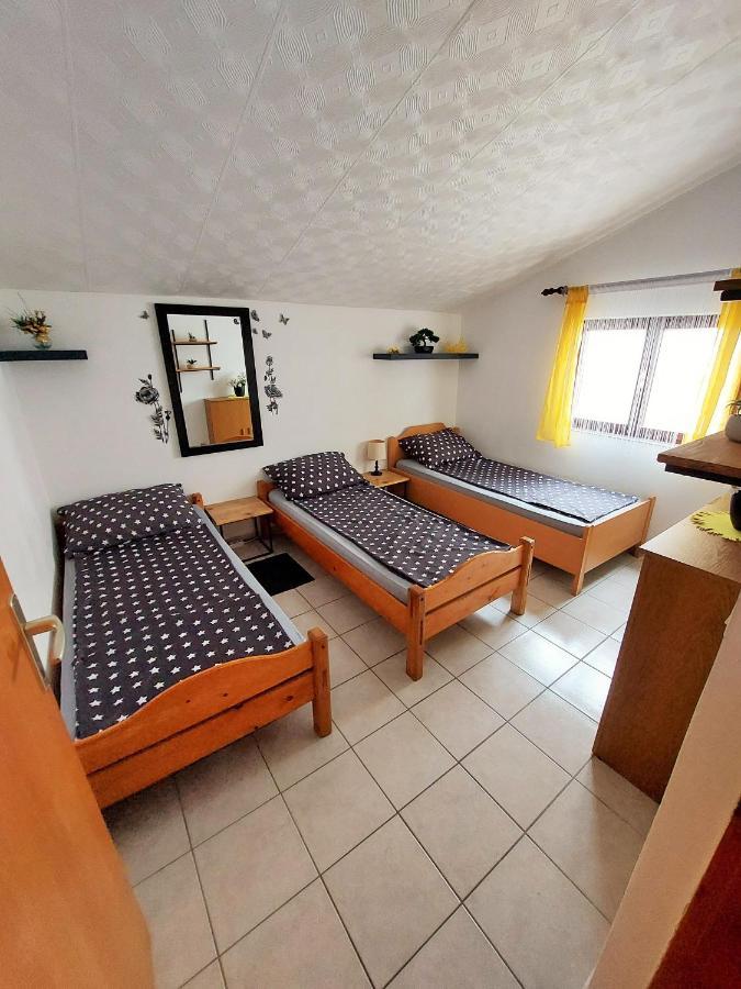 Apartments Maltasic Vir Bagian luar foto