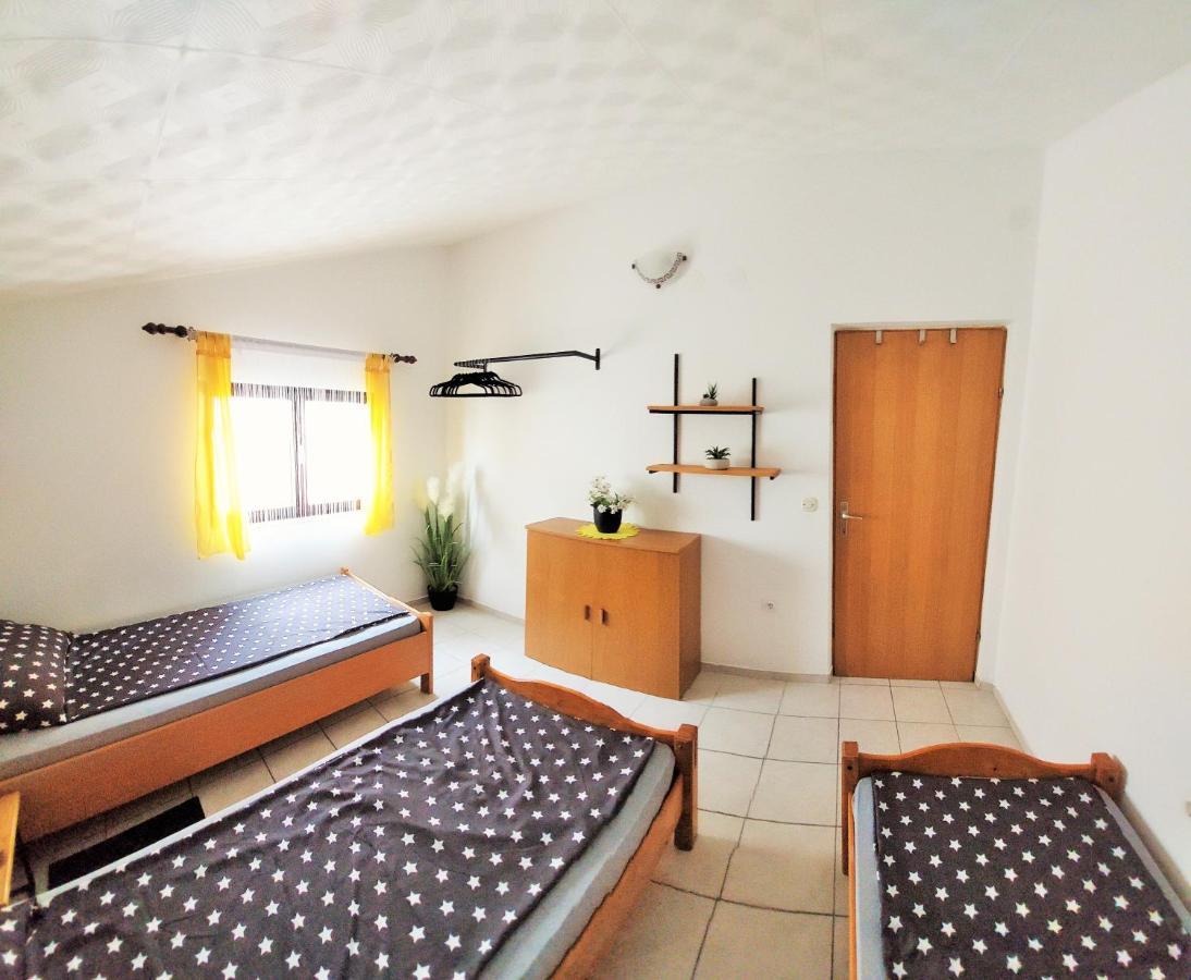 Apartments Maltasic Vir Bagian luar foto