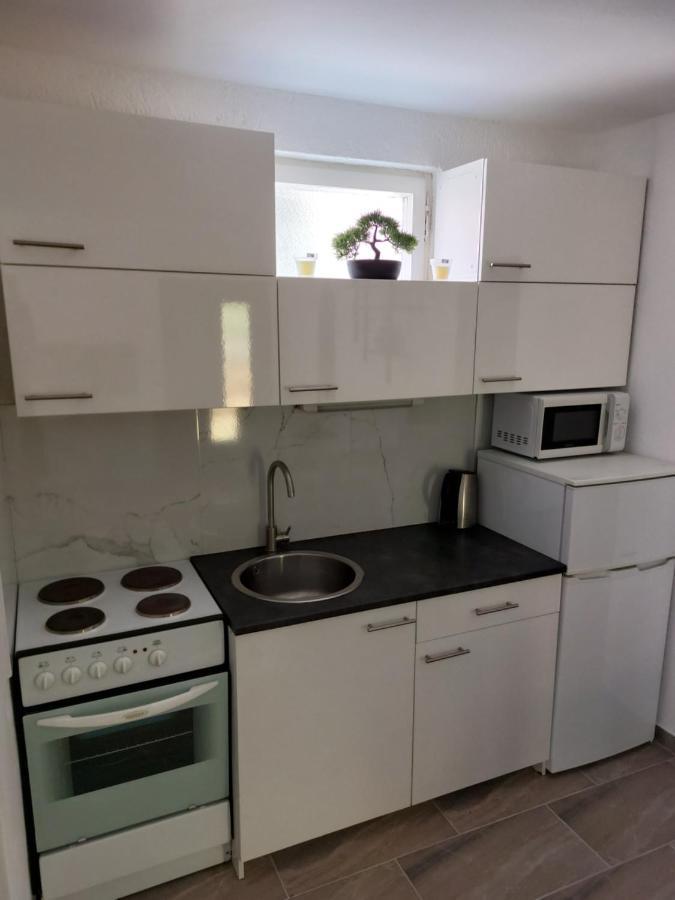 Apartments Maltasic Vir Bagian luar foto