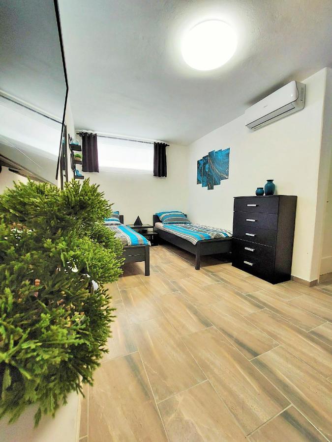 Apartments Maltasic Vir Bagian luar foto