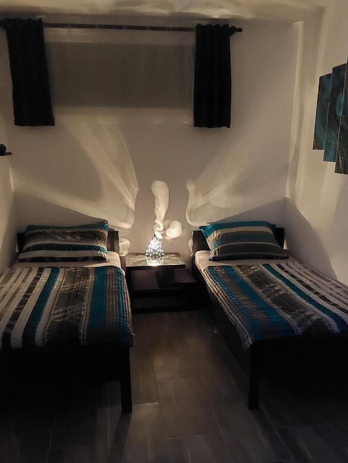 Apartments Maltasic Vir Bagian luar foto