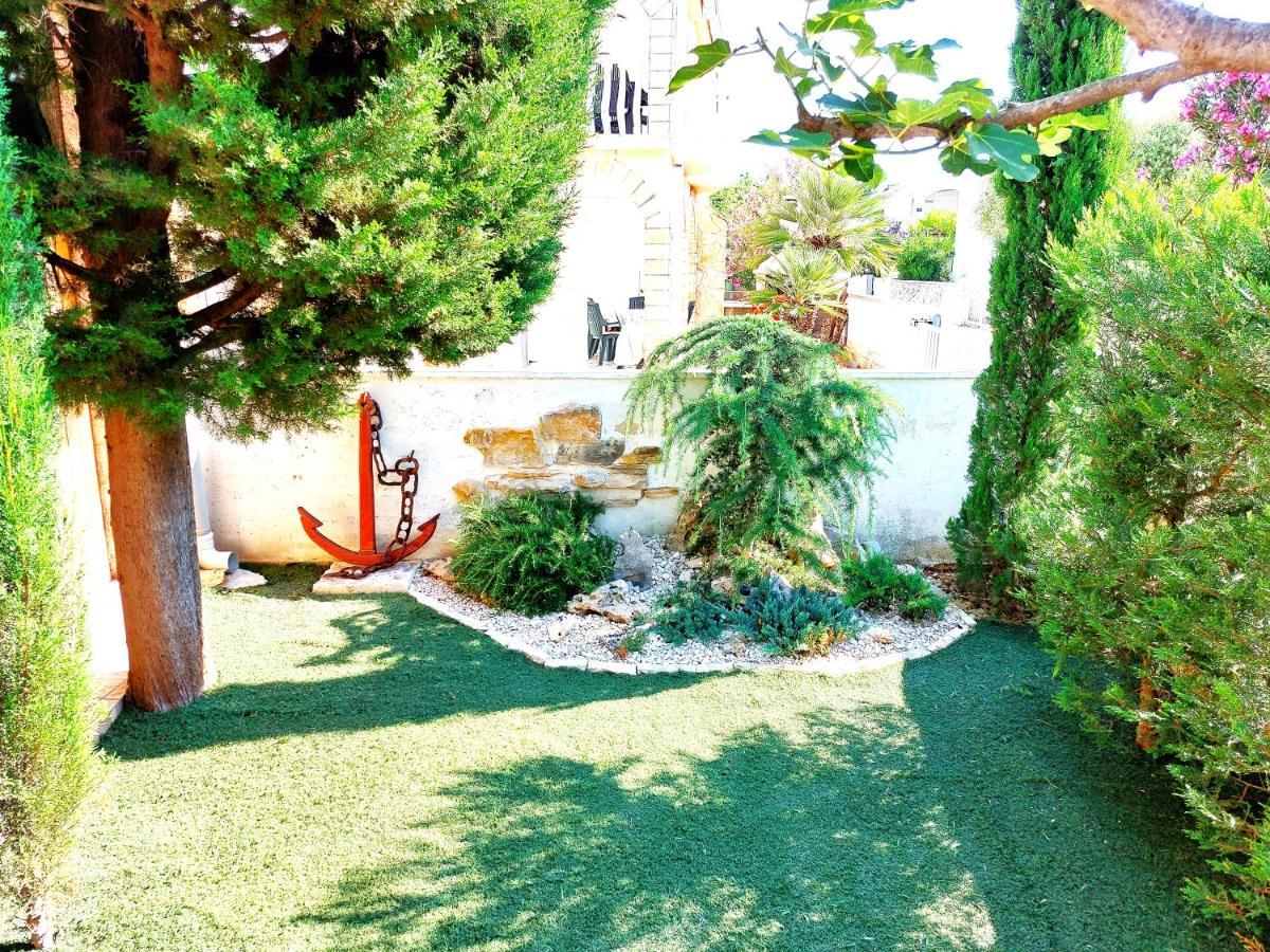 Apartments Maltasic Vir Bagian luar foto