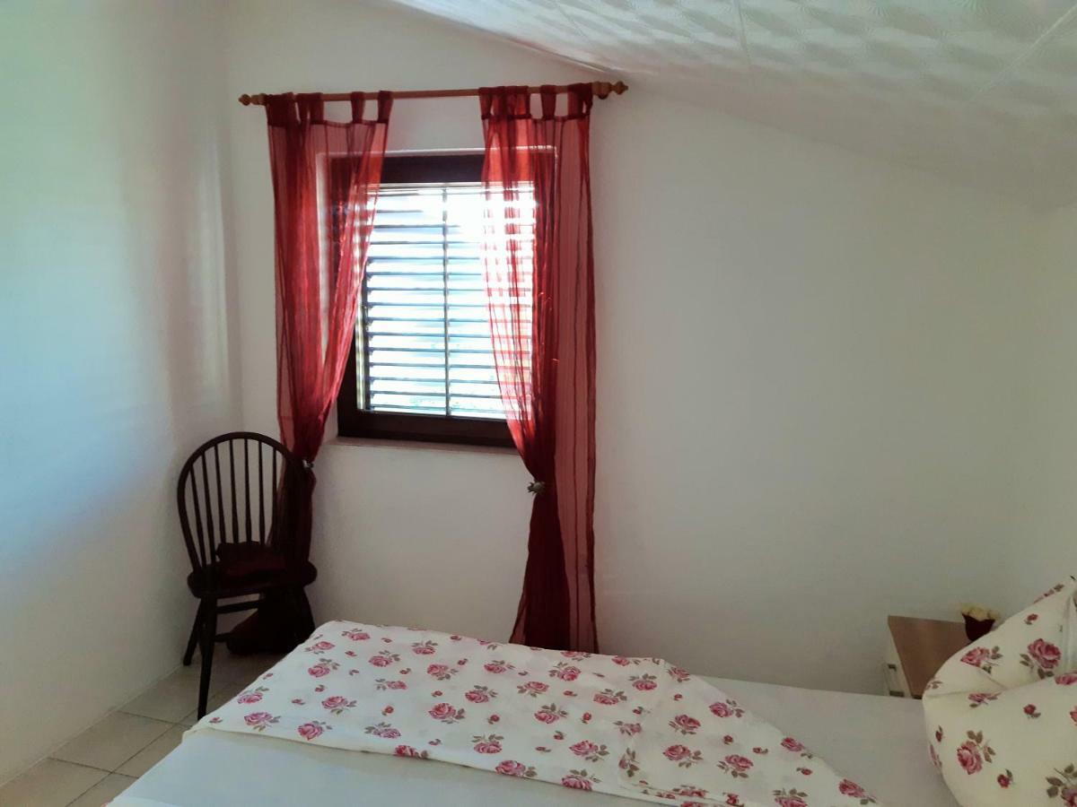 Apartments Maltasic Vir Bagian luar foto